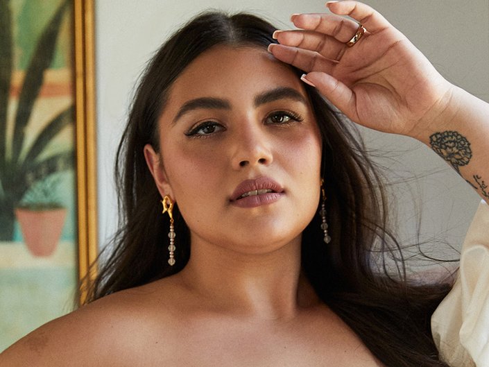 photo of bridesmaid with natural makeup look