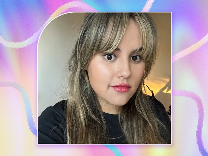 reece wearing her vertical contour look